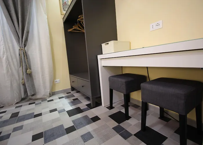 Quest House Lihong 4* Roma