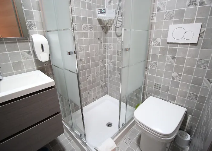 Quest House Lihong Konukevi 4*