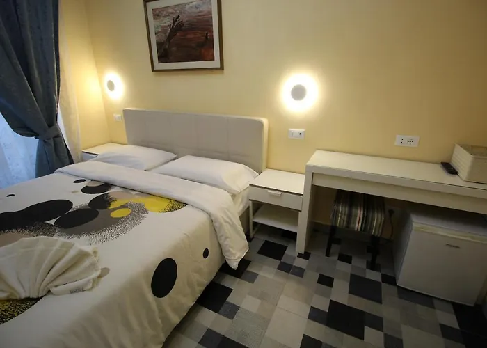 Quest House Lihong 4* Roma